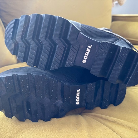 Sorel Joan of Arctic Wedge III Black Lace Up Wedge Boots—Women’s size 9 - Picture 5 of 7